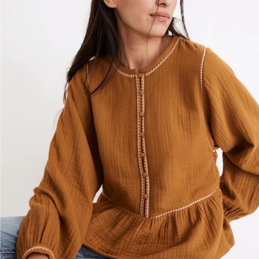 NWT Maxwell Embroidered-Trim Lightspun Covered-Button Top - Size Xal